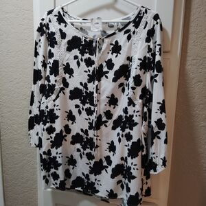 Women's Black and White Floral Top Size 1X